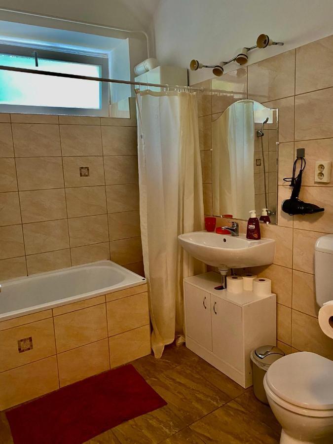 Grande Familia Apartman Apartment Eger Luaran gambar